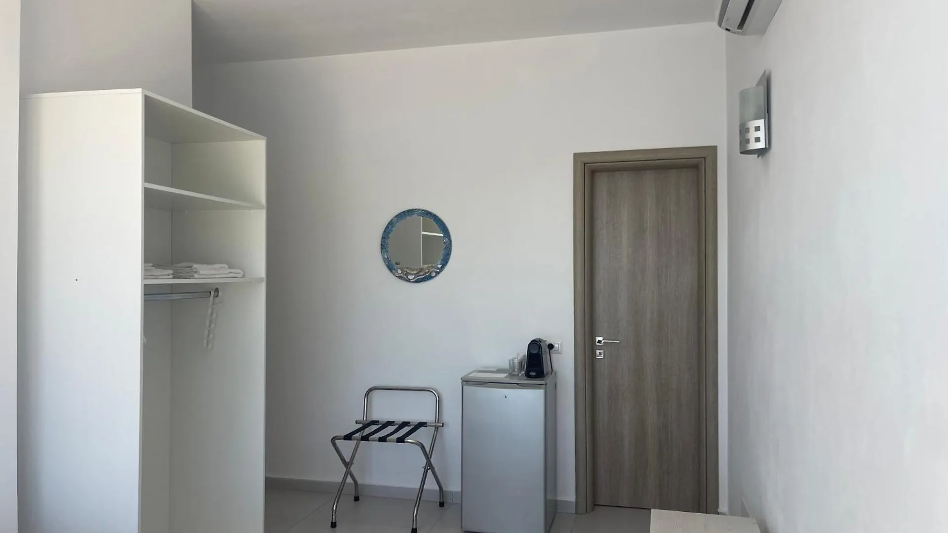 Kristina Bellavista Rooms Саранда 0*,