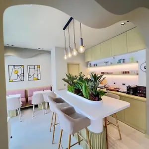 villa-noem.hotels-in-tirana.com/